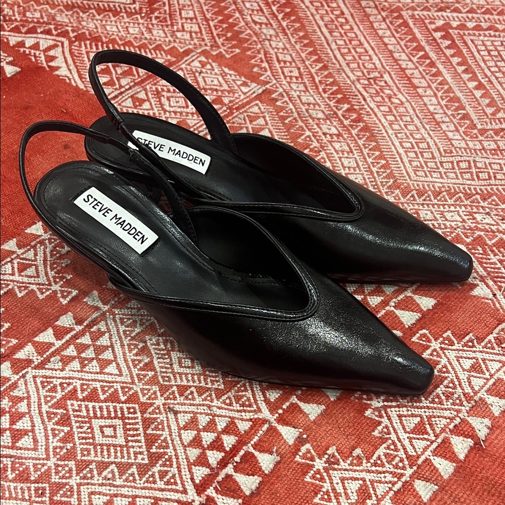Steve Madden Black Pointed Slingback Pumps - Sleek Leather Look